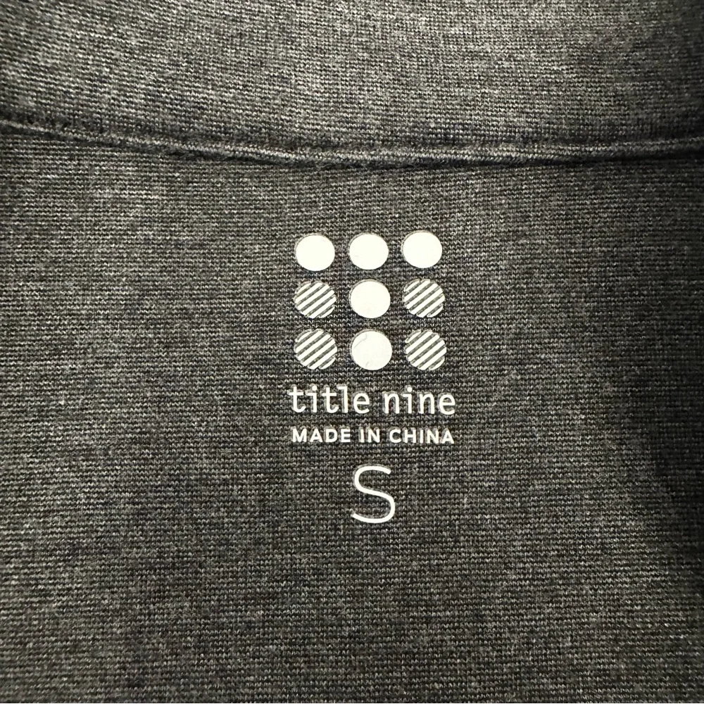 Title Nine Passport Dress
Small Black Gray Travel Vest Ponte Fair Isle Winter - Picture 6 of 7